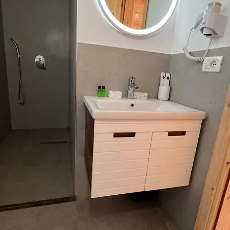 Fishta - Mrizi I Zanave Hébergement de vacances *