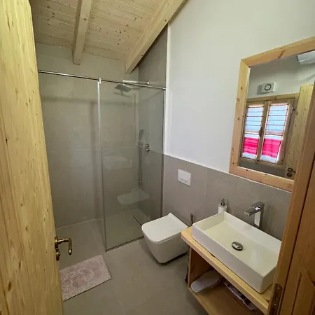 Semesterbostad Fishta - Mrizi I Zanave