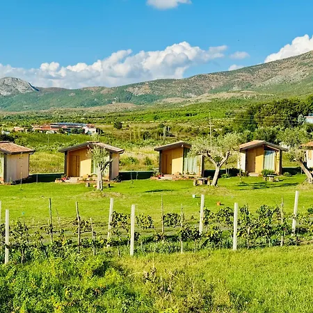 Fishta - Mrizi I Zanave Semesterbostad