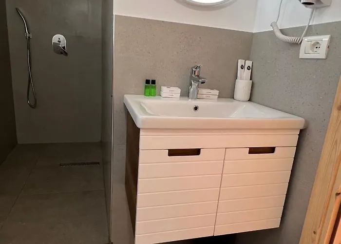 Fishta - Mrizi I Zanave Tatil Evi *